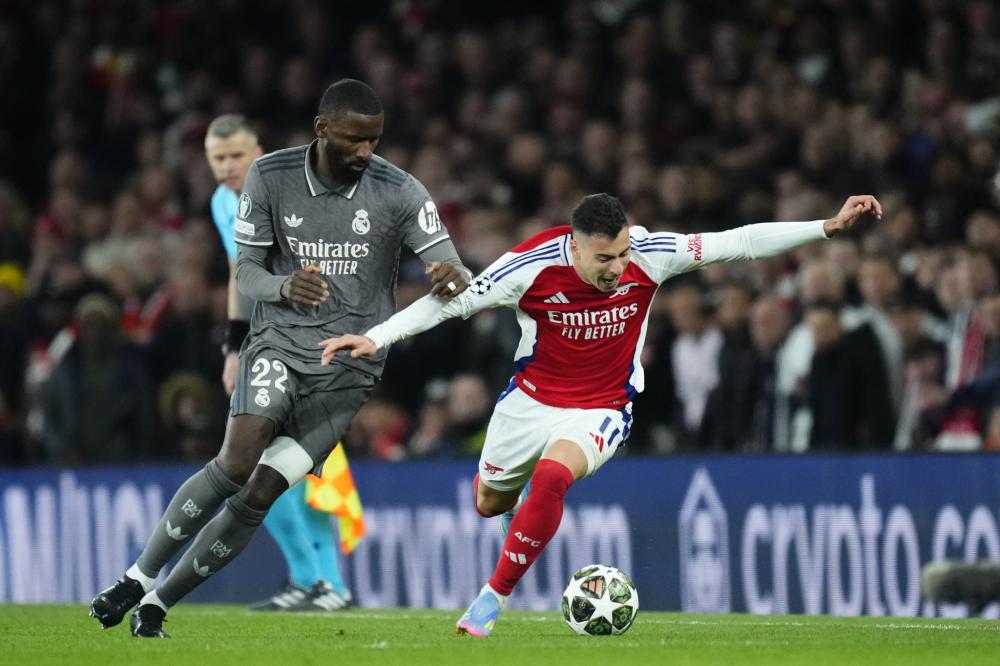 却在中国足 却在中国足